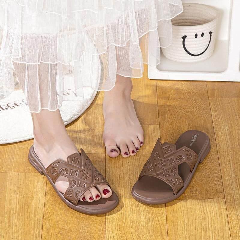 Dép Lê Quai Ngang Nữ Họa Tiết Monogram – Dép Đế Cao Su Non Êm Chân, Thời Trang